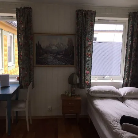 Cute Small On The Pier In Apartment *