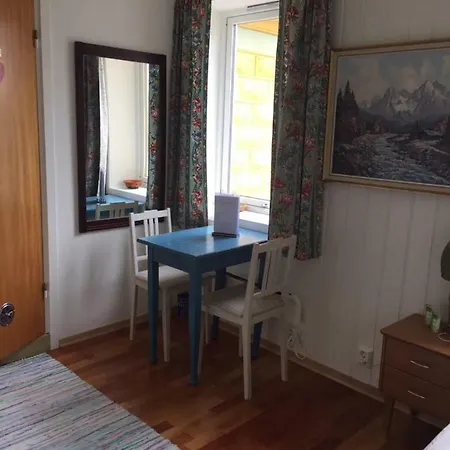 Cute Small On The Pier In Apartment *
